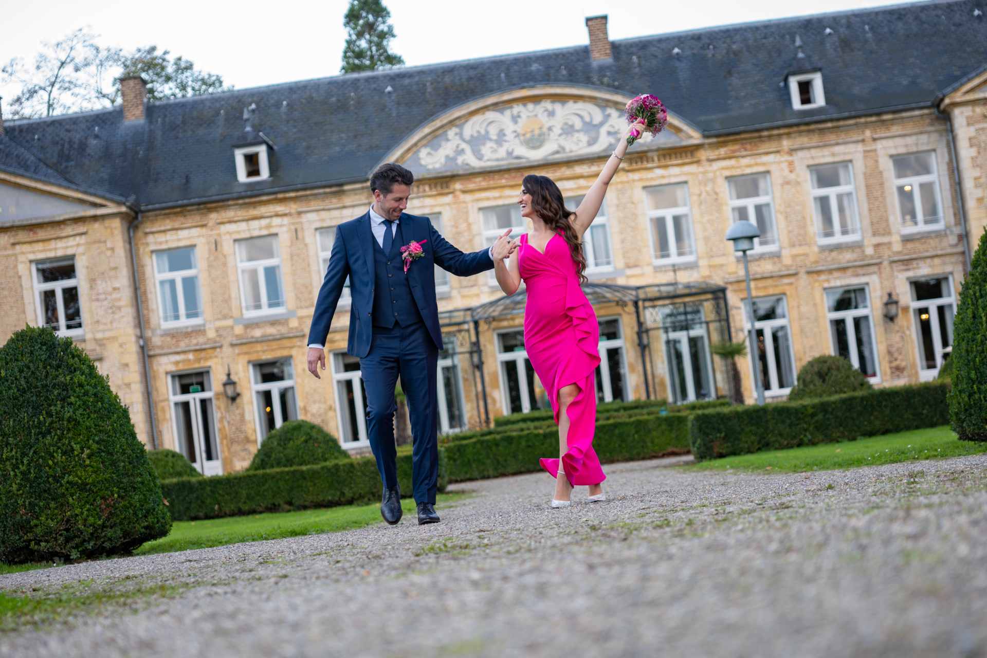 Trouwfotografie door media maker uit landgraaf limburg. Specialist in fotografie. Voor spontane, echte en authentieke foto's van jullie bruiloft.